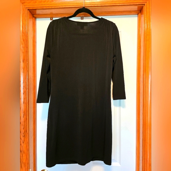 Versatile LBD with 3/4 length sleeves & about knee length size XS - Picture 2 of 4